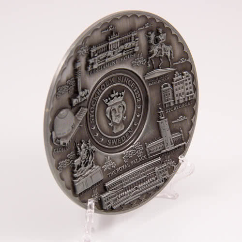 Custom Shape Engraved Logo Souvenir Metal Plaque with Wooden Base