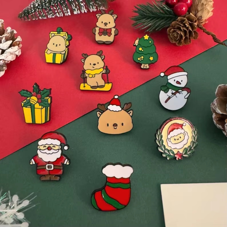 Colorful Painted Christmas Emblem with Enamel Detailing and Polished Zinc Alloy for Custom Holiday Gifts and Seasonal Celebration Decor