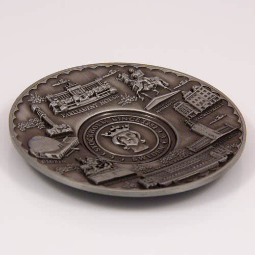 Custom Shape Engraved Logo Souvenir Metal Plaque with Wooden Base
