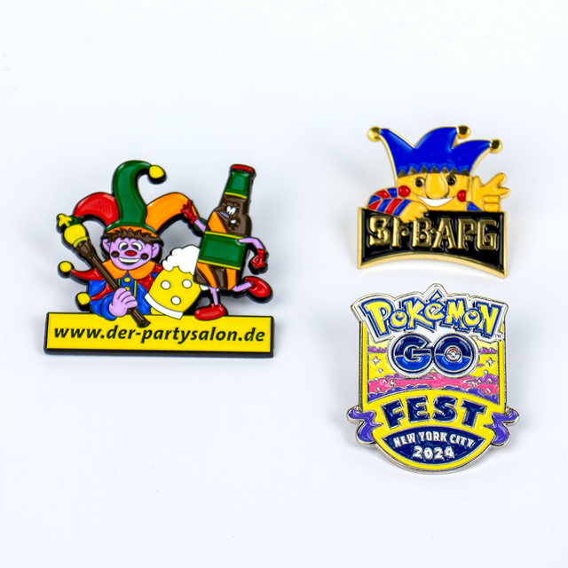 Eco-Friendly Metal Enamel Pin Badge with Rubber Clutch Customized Color for Corporate Gifts