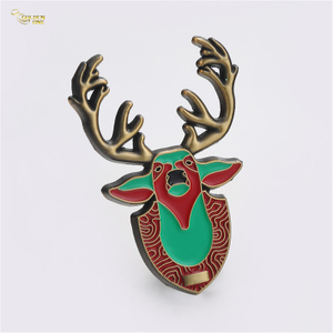 3D Reindeer Christmas Lapel Pin with Soft Enamel Finish and Antique Gold Plating for Holiday Sweater Decoration and Festive Party Favors