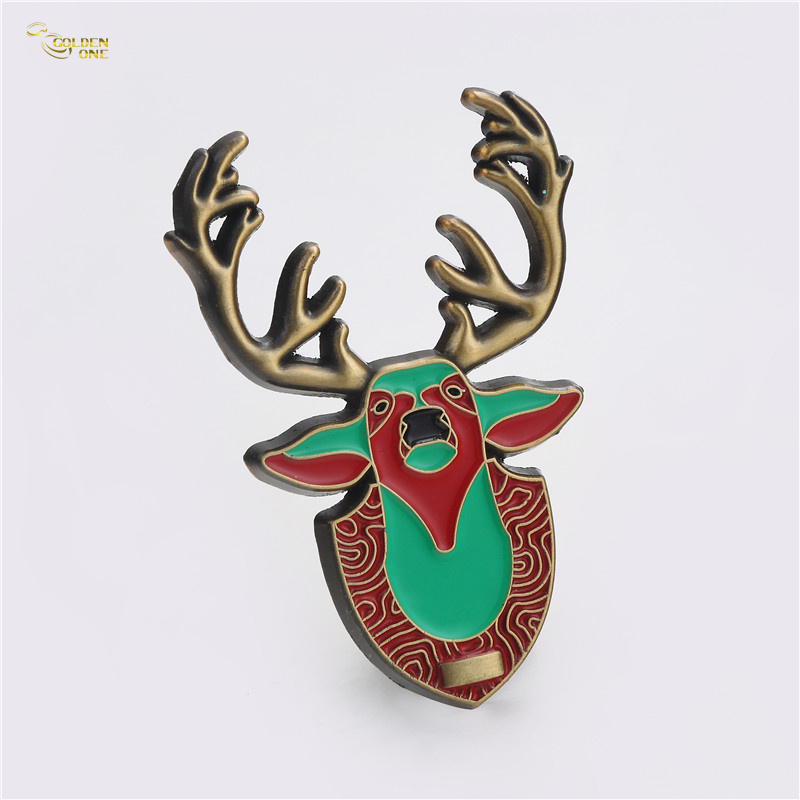 3D Reindeer Christmas Lapel Pin with Soft Enamel Finish and Antique Gold Plating for Holiday Sweater Decoration and Festive Party Favors