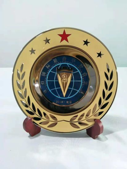 Custom Shape Engraved Logo Souvenir Metal Plaque with Wooden Base