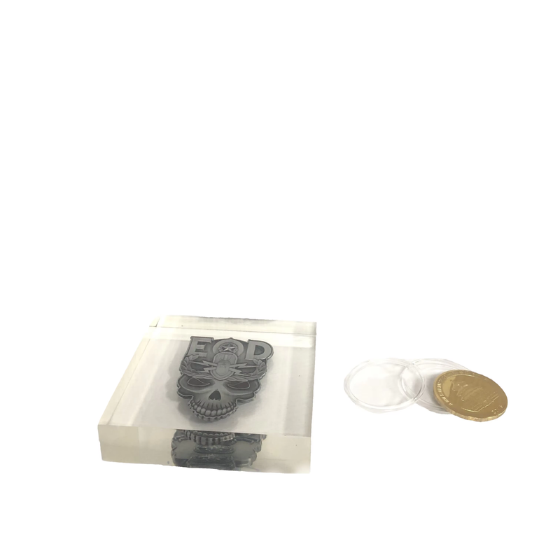 Custom Business Coin with Zinc Alloy Ribbed Edge and Acrylic Case for Anniversary Celebrations and Corporate Gifting