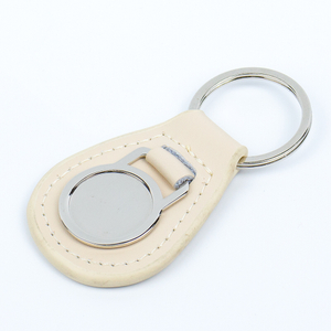 Antique Compass Design Leather Keychain, Dual-Side 3D Embossed Outdoor Key Ring with Matte Finish for Hiking Enthusiasts and Travel Souvenirs